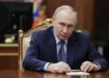 Коллапс на горизонте: в Госдуме предупреждают Путина о “грани социального взрыва”