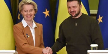 Украина открыла первый кластер переговоров с ЕС: что это значит и когда будет членство