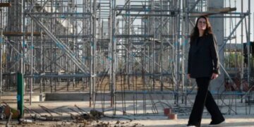 Кабмин освободил недвижимость предприятий от проверок после обстрелов
