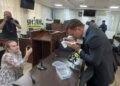 Суд поместил Тищенко под стражу с залогом в 10 млн грн: в зале он принес сало. ВИДЕО