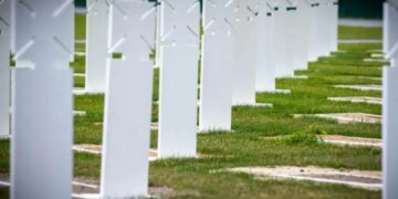 После ливня на Национальном военном мемориальном кладбище появились провалы: в администрации объяснили причины. ВИДЕО