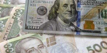 Старые доллары в обменных пунктах не принимают: правила НБУ
