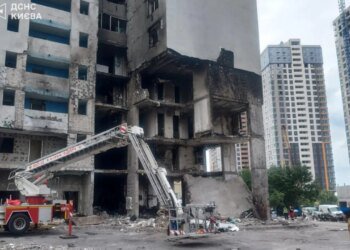 ГСЧС опубликовало ФОТО завершения разбора завалов в Киеве