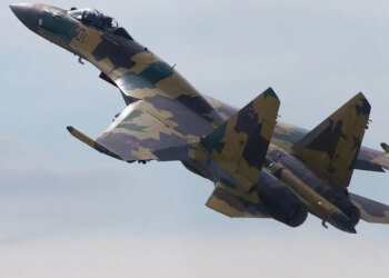 Украинские бойцы показали подбитый российский Су-35