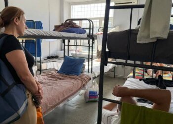 В Ужгороде мужчина выпал из окна здания ТЦК – после госпитализации он умер