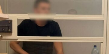 Пограничника на Буковине подозревают в содействии контрабанде сигарет в Румынию