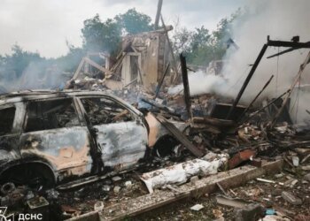 На Донетчине спасатели извлекли из-под завалов тела двух погибших. ФОТО