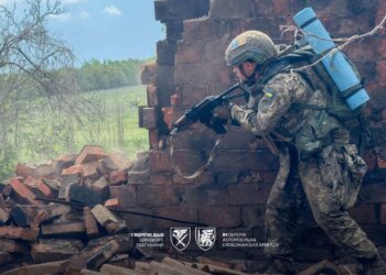 За сутки на фронте зафиксировано 215 боевых столкновений, – Генштаб
