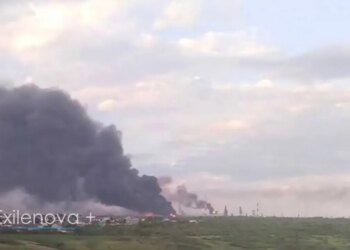 Огненное утро в Самарской области: НПЗ полыхает после точечного налета дронов. ВИДЕО