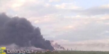 Огненное утро в Самарской области: НПЗ полыхает после точечного налета дронов. ВИДЕО