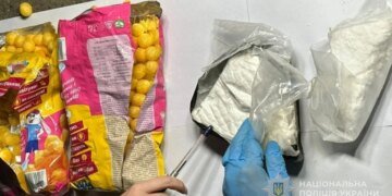 В Одессе приговорили мужчину, который перевозил кокаин, прикрываясь собственным ребенком