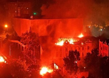 Ночной удар баллистикой по Киеву: разрушения и пожары в пяти районах столицы