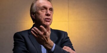 Стая «черных лебедей» летит на Москву: Огрызко предположил, чем все закончится