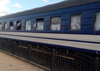 Железнодорожная блокада Запорожья: из-за прицельных ударов РФ поезда третьи сутки не могут доехать до города