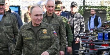 Имперский угар диктатора: Путин требует тотальной капитуляции Украины и готовит РФ к долгой  войне