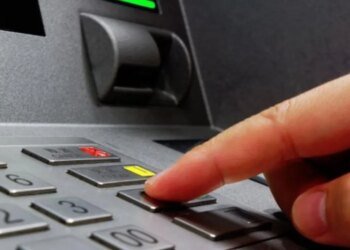 Банк ограничил карточные переводы: как снять лимиты