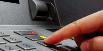 Банк ограничил карточные переводы: как снять лимиты