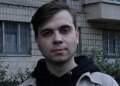 В Киеве полиция со спецэффектами и наручниками задержала журналиста-расследователя коррупции