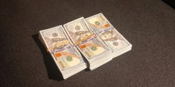 Хотел избежать проверки за 30 тысяч долларов: руководителя Львовского Держгеокадастра подозревают в подкупе