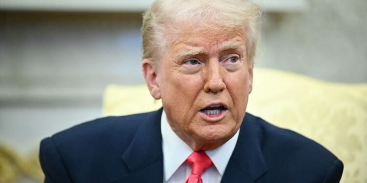 Трамп о слухах вокруг смерти сенатора Грэма: ФБР тратит время