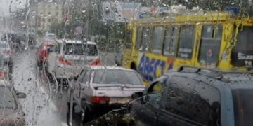 Маршрутка перетворилася на «душ»: у Києві покарали водія за несправний транспорт, – ВІДЕО