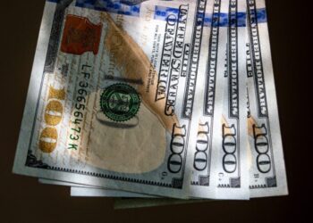 Коснется каждого при попытке обмена 100 долларов: украинцев предупредили о вероятных проблемах