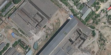 Спутниковые снимки показали масштаб разрушений на заводе “Титан-Баррикады” в Волгограде
