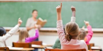 Штраф після одного уроку: у київській школі розгорівся мовний скандал