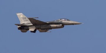 Украина потеряла F-16, но пилоту удалось выжить
