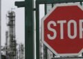 ЕС впервые наказал санкциями НПЗ Грузии за переработку российской нефти