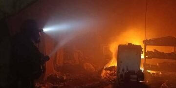 Небезпечна схема у метро Києва: нападник вирвав телефон і спробував зникнути