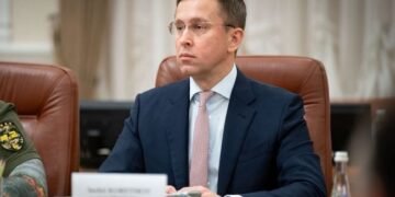 Уряд пішов на паузу без міністра оборони: хто керуватиме оборонним відомством під час війни
