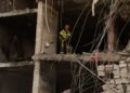 В Киеве под завалами обстрелянного дома может находиться еще 10 человек