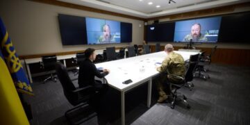 Зеленский поговорил с боевыми командирами и анонсировал специальную Ставку