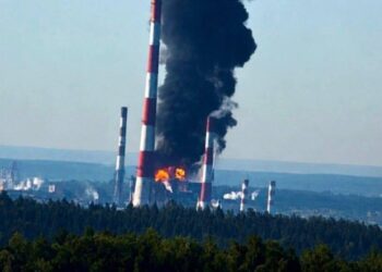 Силы обороны поразили один из крупнейших НПЗ России: аналитики назвали последствия