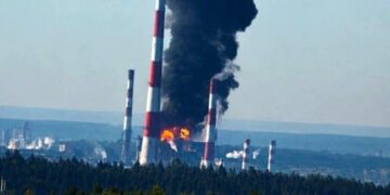 Силы обороны поразили один из крупнейших НПЗ России: аналитики назвали последствия