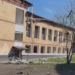 Ракета розтрощила навчальний заклад Києва: сотня вибитих вікон і руїни, – ФОТО