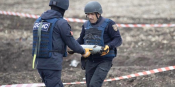 Звуки вибухів і дим у центрі Києва: в якому районі виникла небезпека