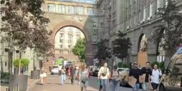 У центрі Києва зібралися сотні людей: причина акції сколихнула країну