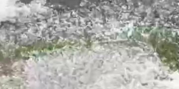 Київ залило за лічені хвилини: потоки води на вулицях і небезпечна гроза у столиці