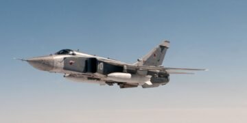 Боевые водолазы Нацгвардии уничтожили Су-24М на аэродроме в Крыму (видео)