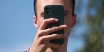 Повлияет ли запуск 5G на стоимость мобильной связи: что говорят в Минцифре