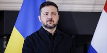 Зеленский недоволен скоростью поставок оружия, готовит кадровые изменения