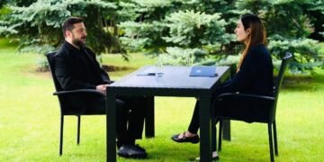 Зеленский встретился с любимой блогершей Трампа: что это может изменить?