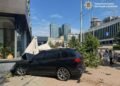 Літня тераса стала місцем ДТП: у Києві зіткнулися два BMW