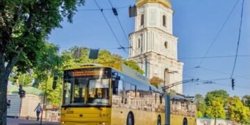 Святкові заходи змінять рух транспорту в Києві: що буде з тролейбусами