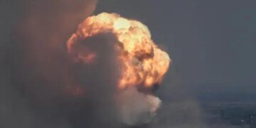 СБУ и Силы обороны нанесли удар по авиазаводу, порту и нефтезаводу в России