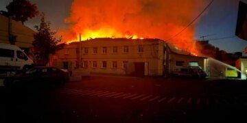 У столиці через атаку рф згоріли 5 карет швидкої Київмедспецтрансу