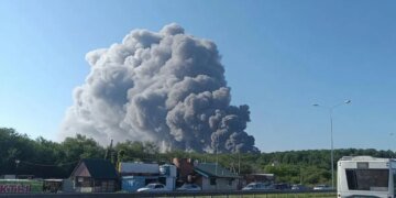 Пожар на 130 тысячах квадратов: под Самарой дотла выгорает стратегический склад Wildberries