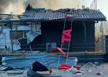 Ворог знищив вантажне відділення "Нової пошти" у Прилуках